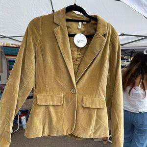 Elegant Tan Women's Blazer